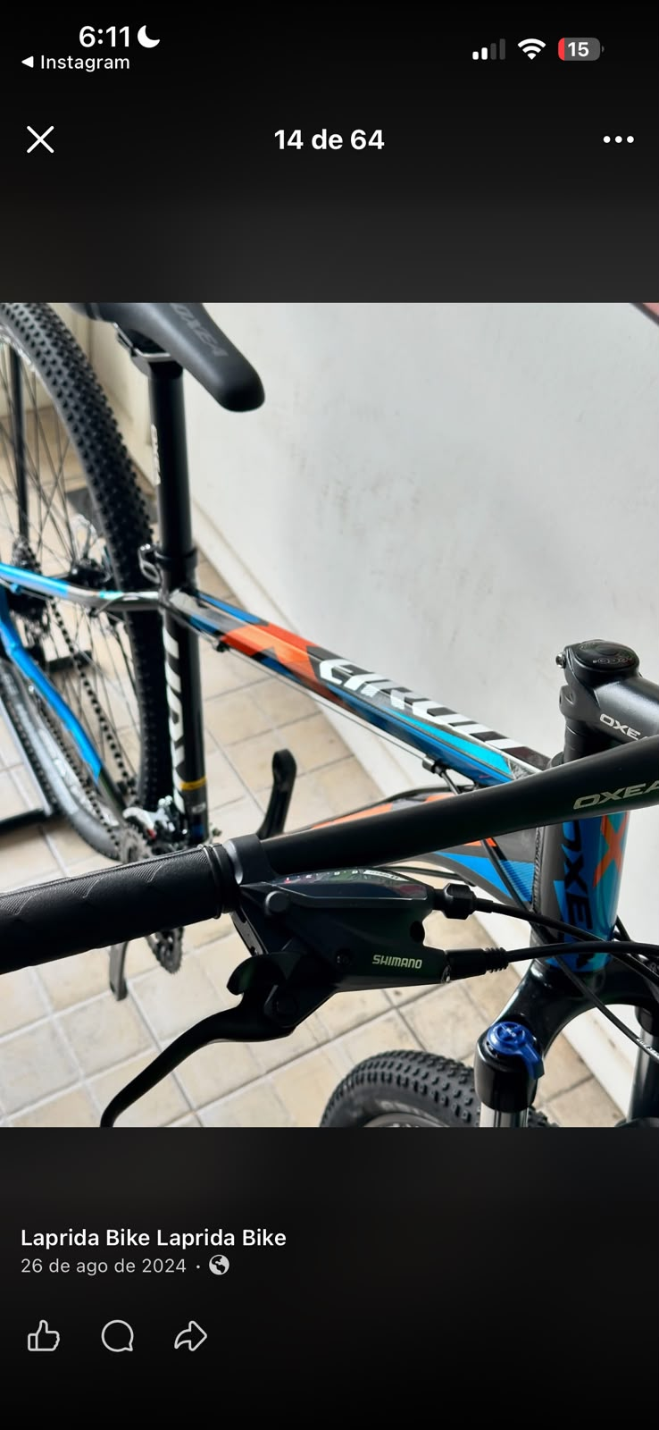 Detalle de transmisión y frenos Shimano